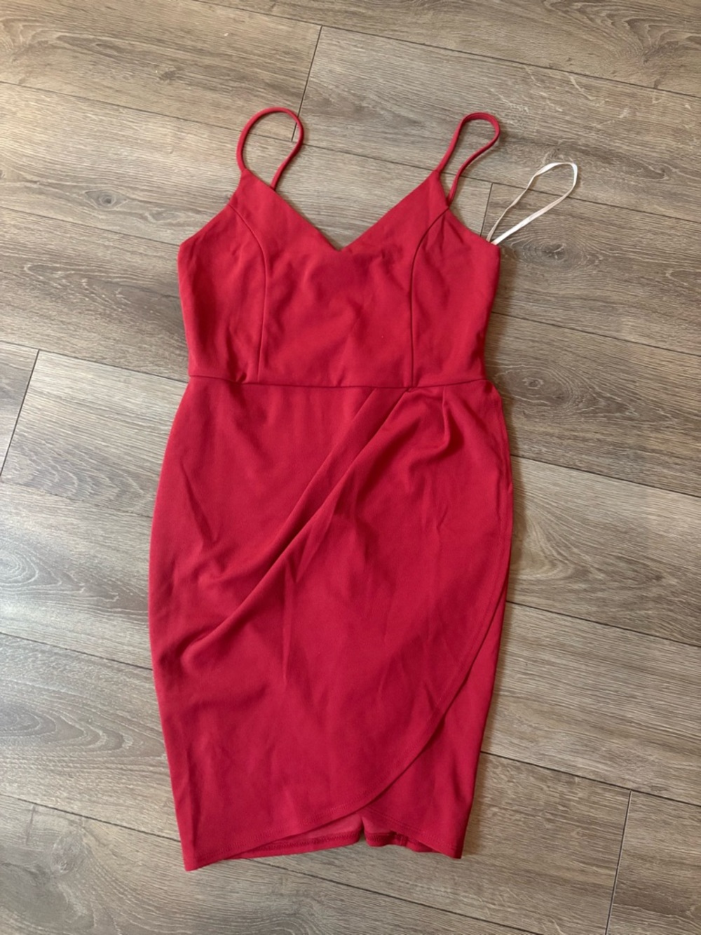 Lulu's Red V-Neck Spaghetti-Strap Sheath Dress NWOT
